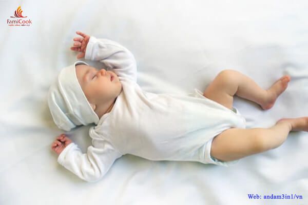 CÁCH MẶC QUẦN ÁO ĐI NGỦ CHO BÉ ĐỦ ẤM, BÉ NGỦ NGON