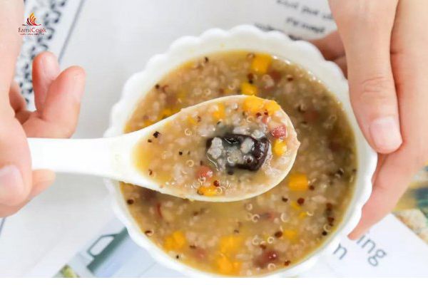 CÁCH NẤU CHÁO QUINOA BÍ ĐỎ THƠM NGON CHO BỮA DẶM CỦA CON