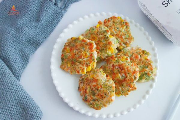 HƯỚNG DẪN MẸ LÀM BÁNH GÀ RAU CỦ CHO BỮA DẶM CỦA CON