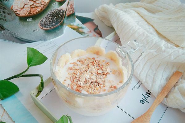 CÁCH LÀM SỮA CHUỐI YẾN MẠCH THƠM NGON CHO BÉ ĂN DẶM