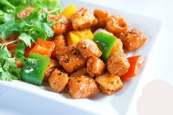 CÁCH LÀM CÁ HỒI XÀO LÚC LẮC ĐẬM VỊ ĐỔI MÓN CHO BÉ ĂN DẶM